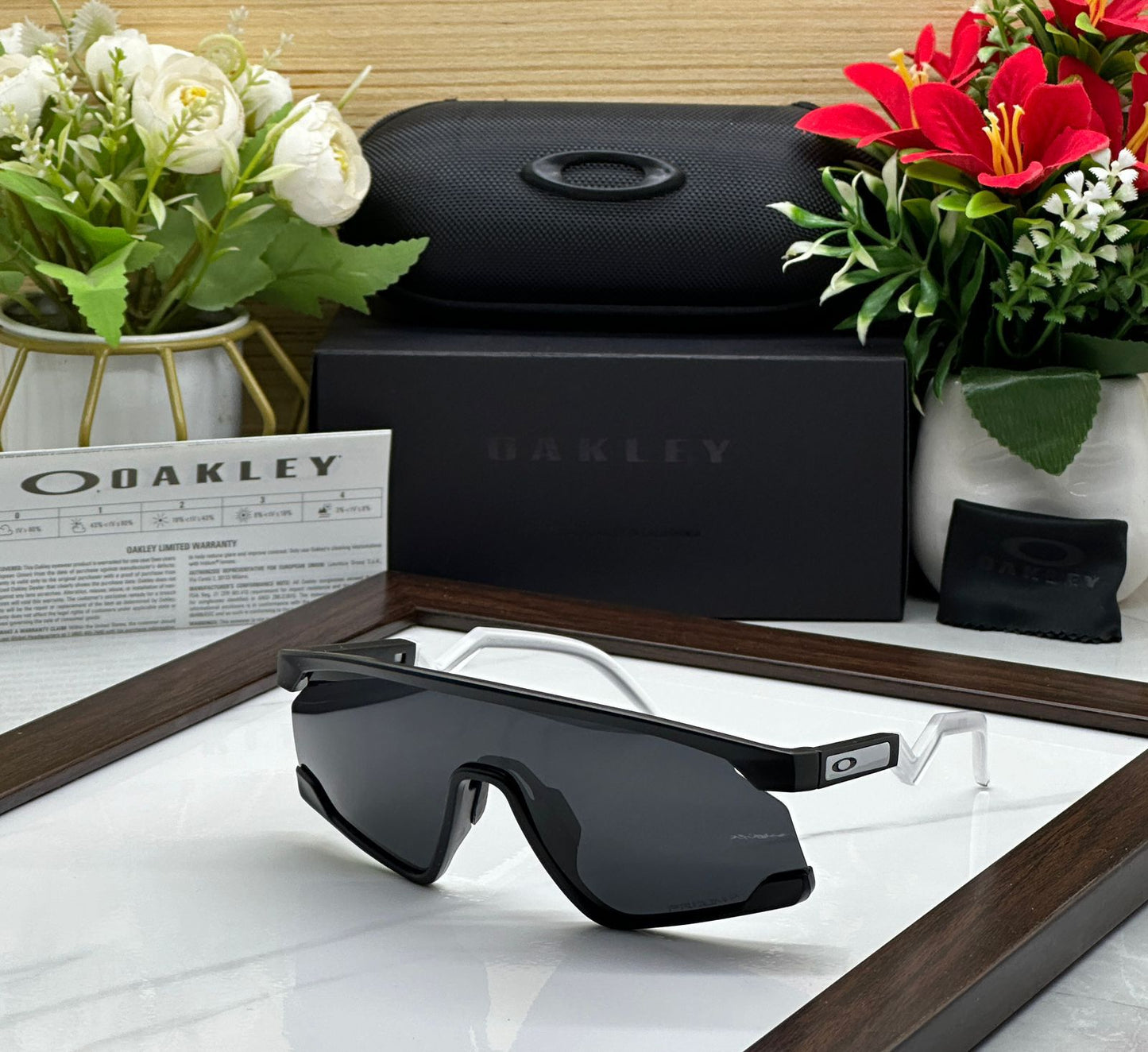 Oakley Bxtr Sports (Black & Clear )