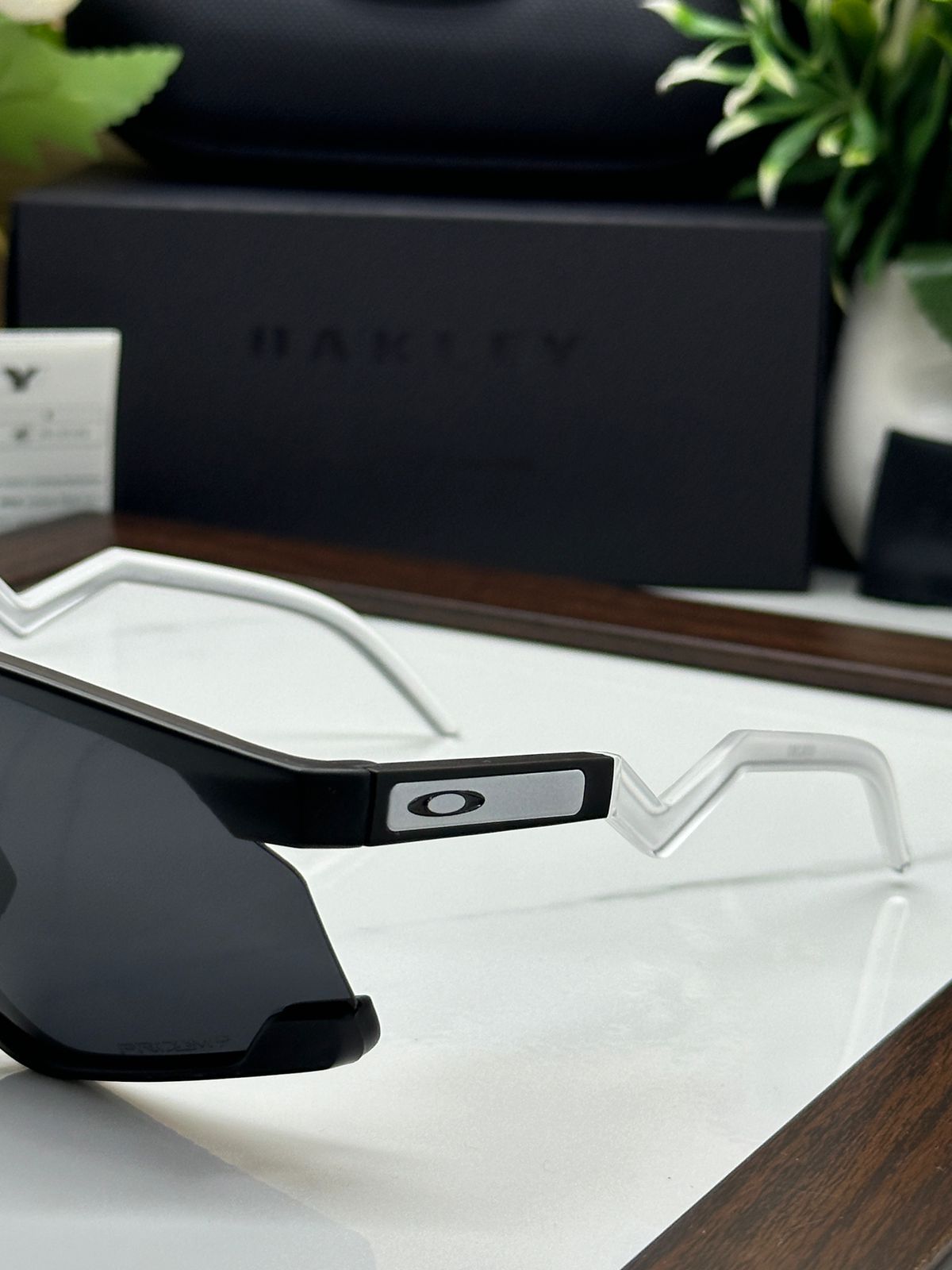 Oakley Bxtr Sports (Black & Clear )