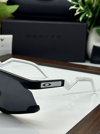 Oakley Bxtr Sports (Black & Clear )