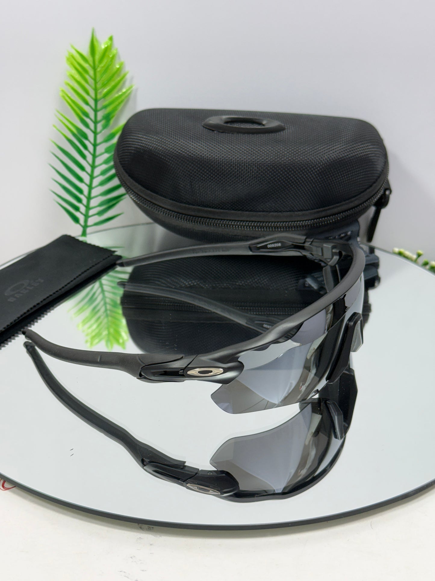 Oakley RADER-EV Sports ( silver  & Black )