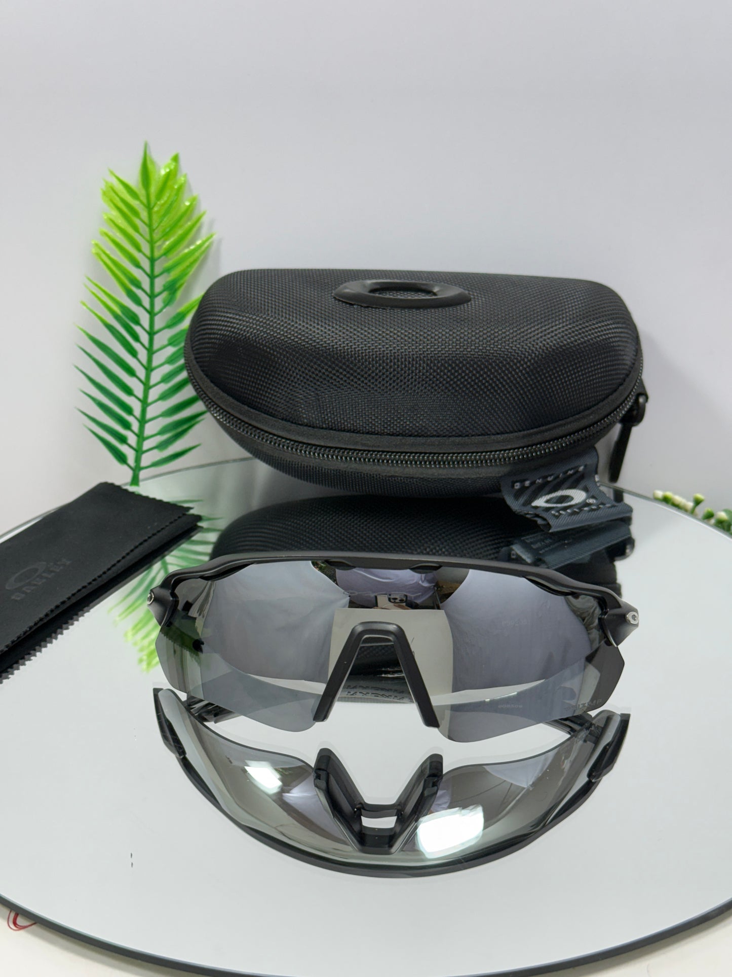 Oakley RADER-EV Sports ( silver  & Black )