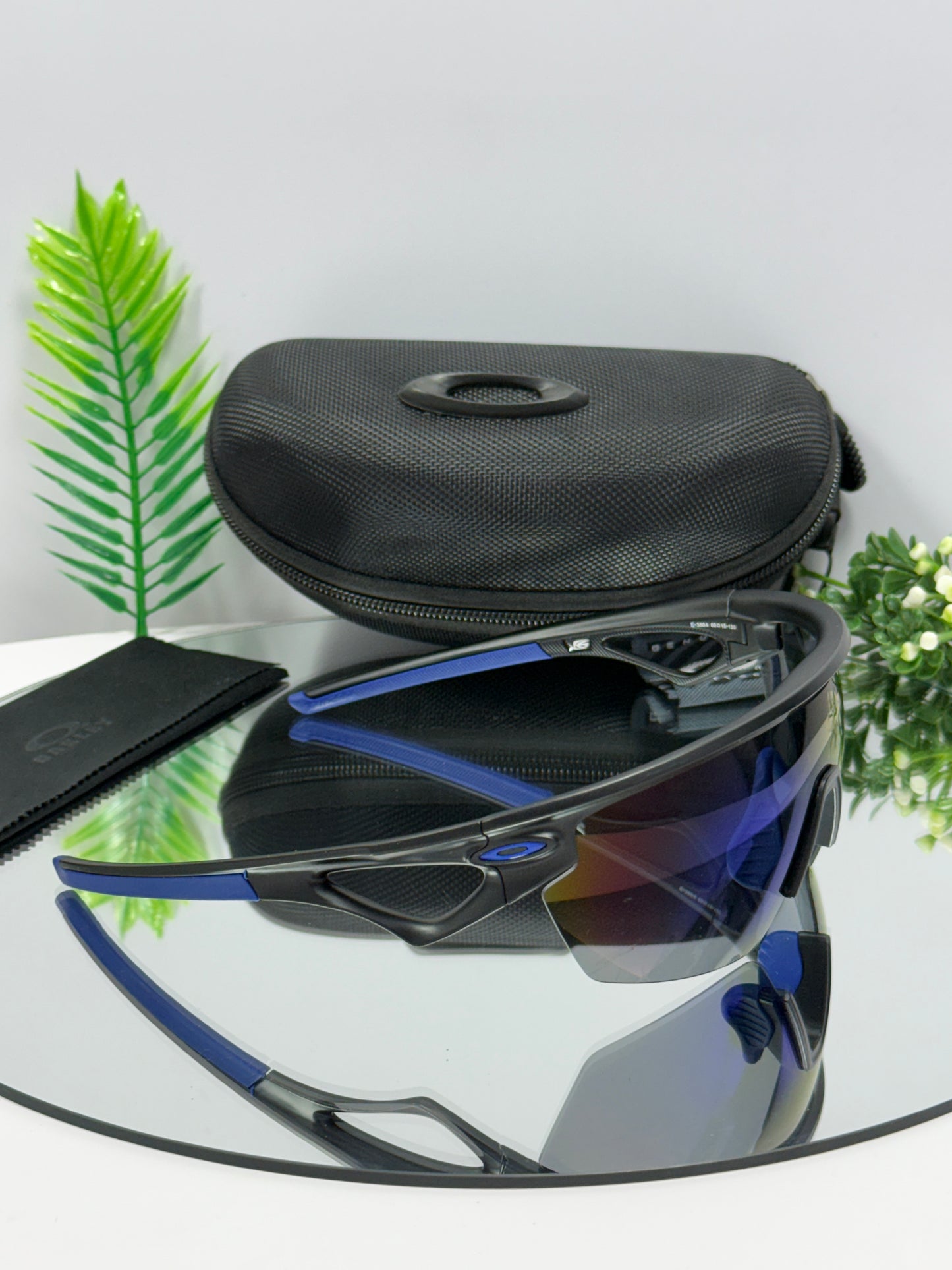 Oakley Sphaera Sports ( Blue & Black  )