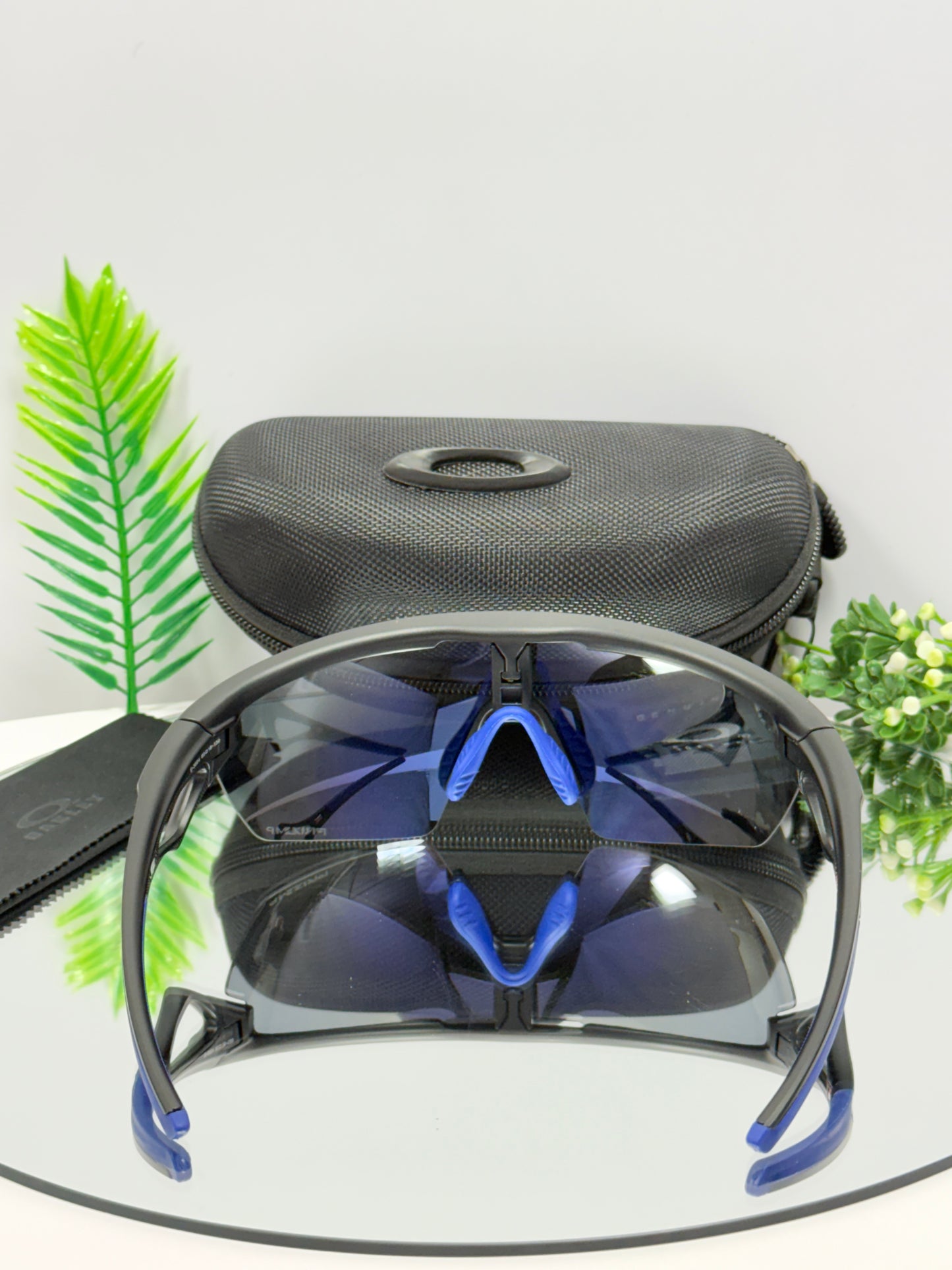 Oakley Sphaera Sports ( Blue & Black  )