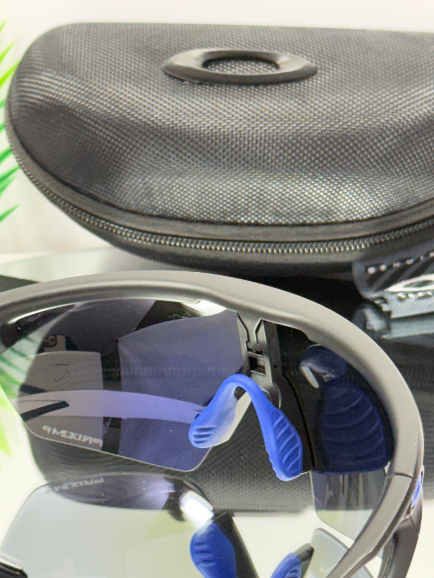 Oakley Sphaera Sports ( Blue & Black  )