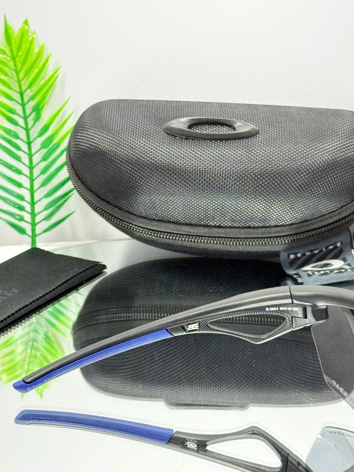Oakley Sphaera Sports ( Blue & Black  )