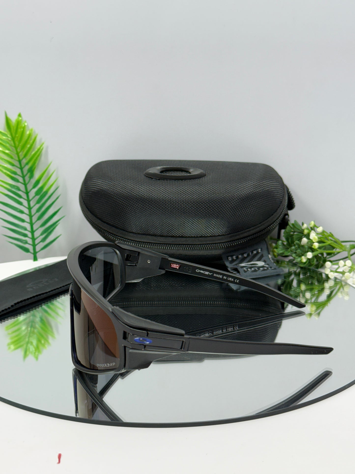 Latch Panel ( Blue & Black )