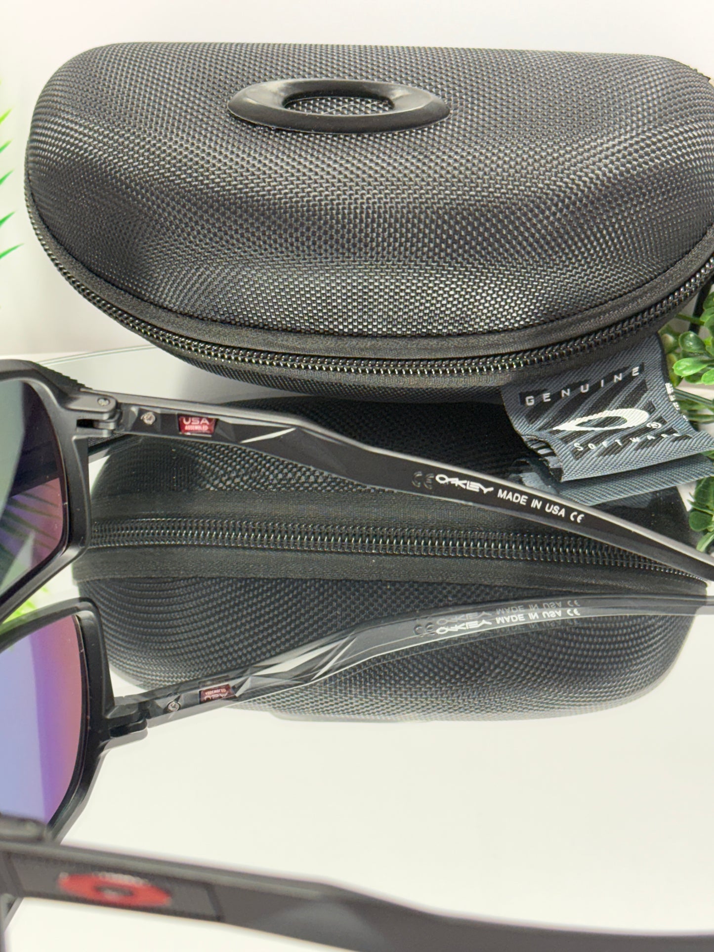 Oakley SURTO Sports ( Red Mirror & Black )