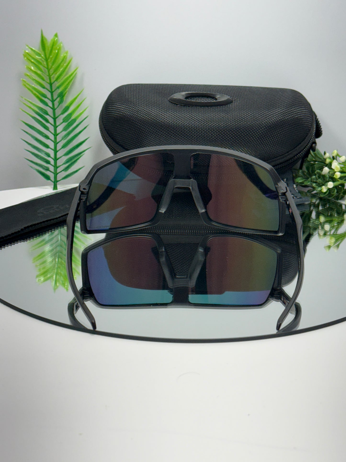 Oakley SURTO Sports ( Red Mirror & Black )
