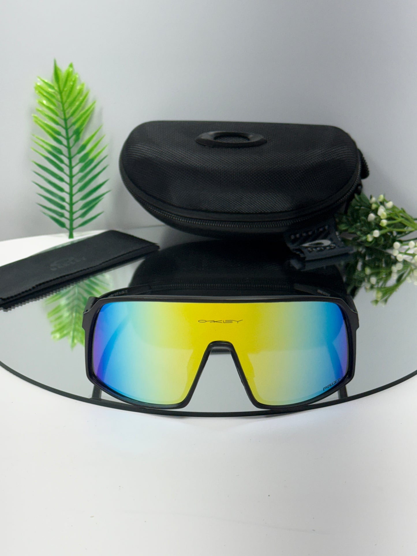 Oakley SURTO Sports ( Yellow Mirror & Black )