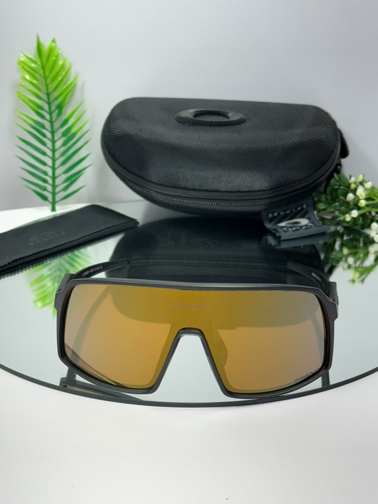 Oakley SURTO Sports ( Brown &  black )