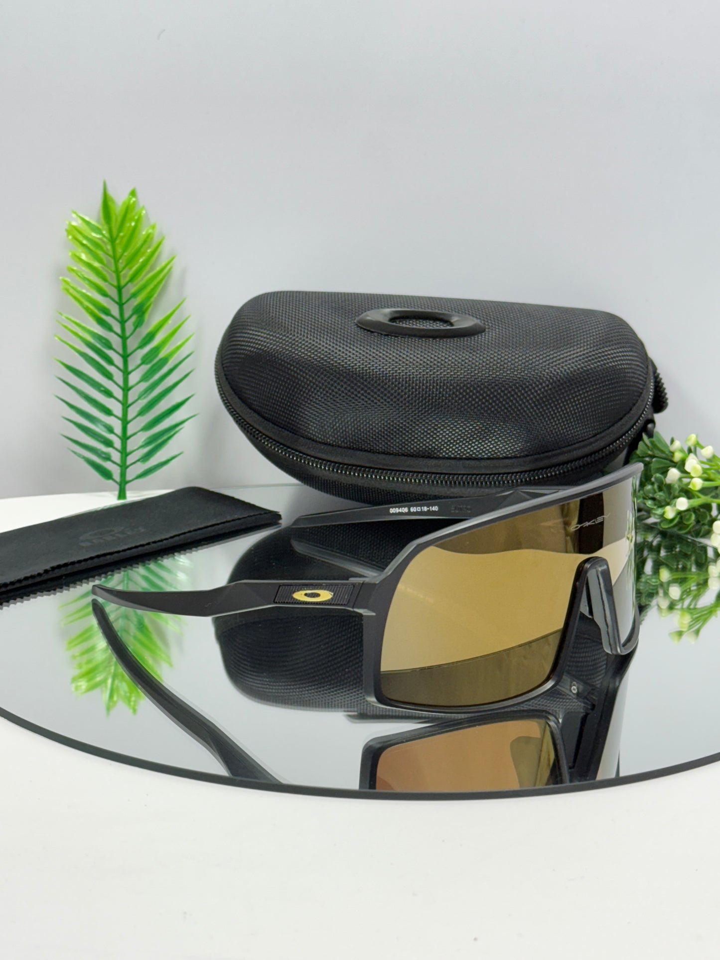Oakley SURTO Sports ( Brown &  black )