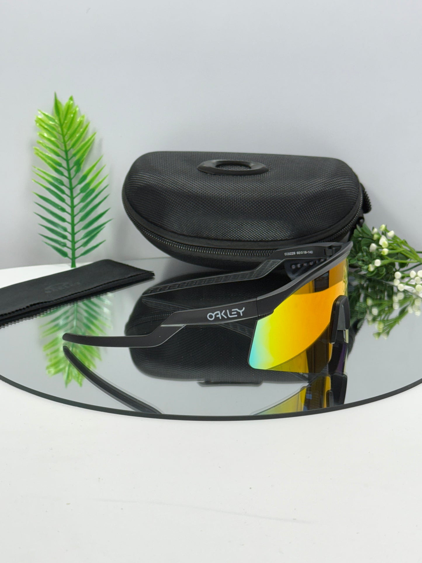 Oakley Hydra Sports  ( Red Mirror & Black) 🕶️