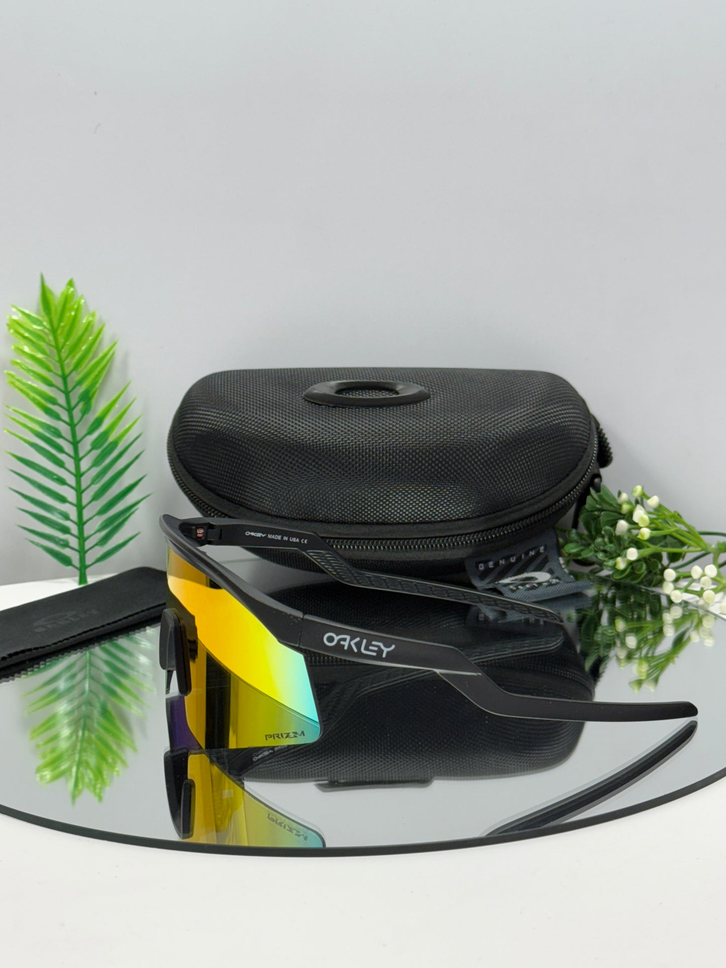 Oakley Hydra Sports  ( Red Mirror & Black) 🕶️