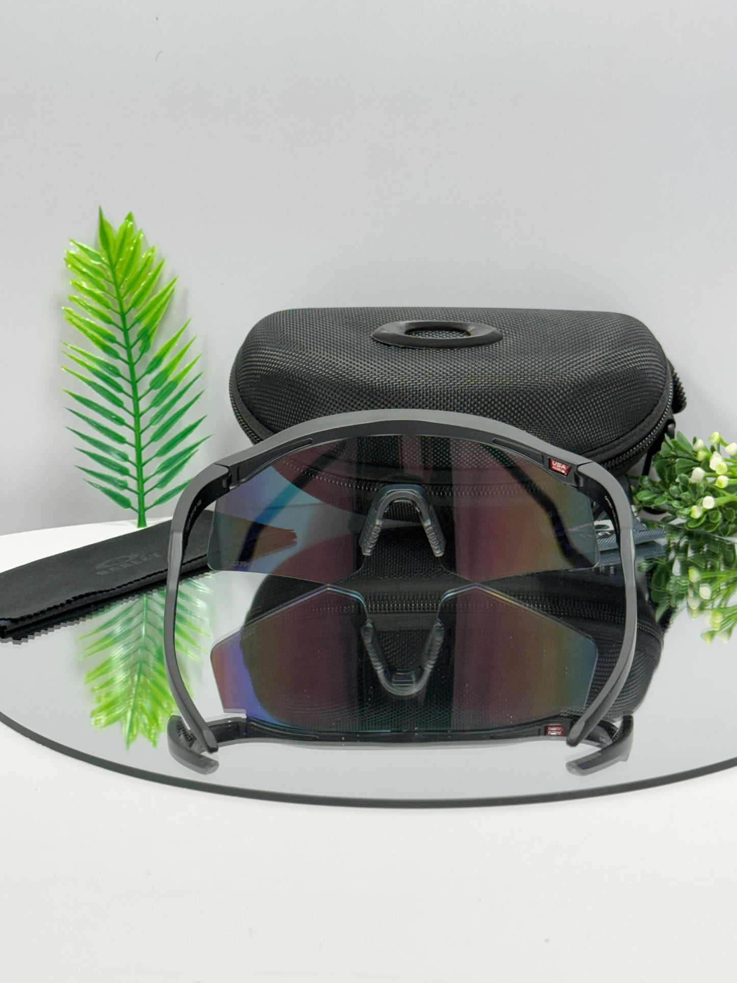 Oakley Hydra Sports  ( Red Mirror & Black) 🕶️