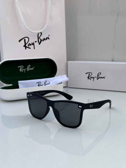 RB unisex Polaroid Black sunglasses 🕶️