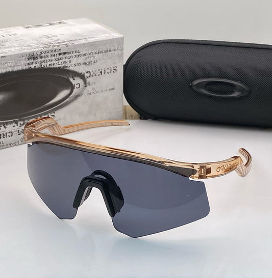 Oakley Hydra Sports  ( Black & Brown Clear) 🕶️