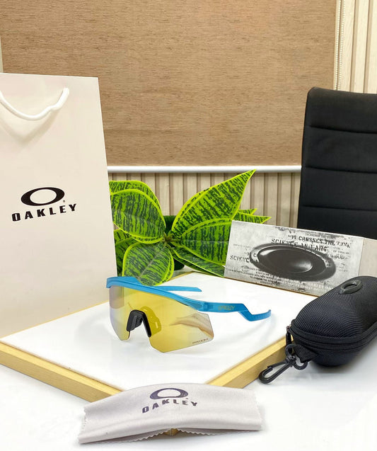 Oakley Hydra Sports  (  Gold Prizm & Blue Clear ) 🕶️