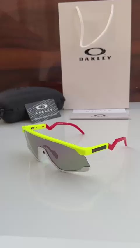 Oakley Bxtr Sports (yellow )
